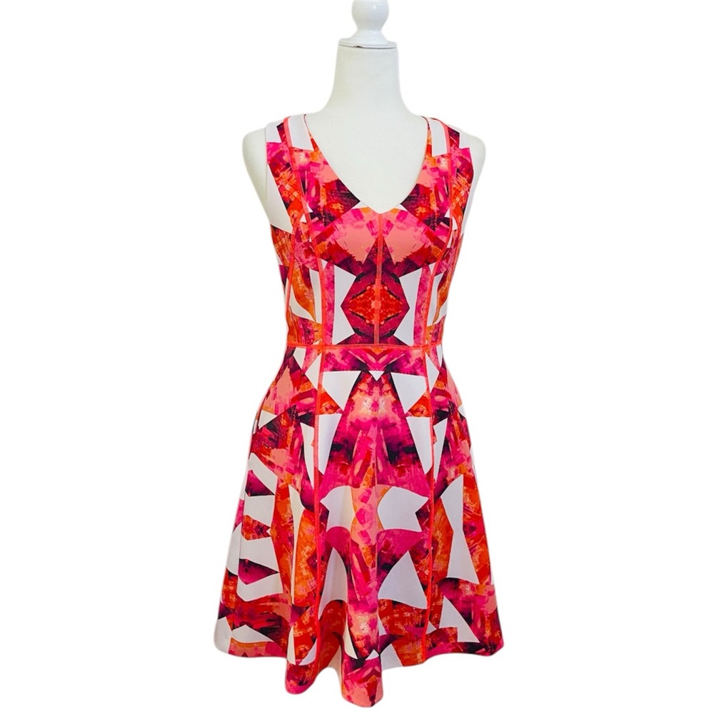 Vince Camuto Sleeveless Fit and Flared Dress in Size 0 Multicolor Print
